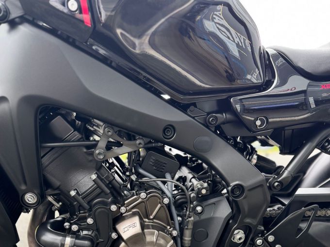 YAMAHA XSR 900 4