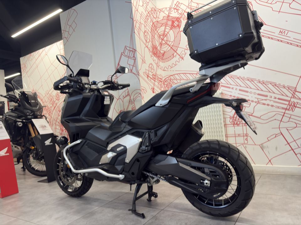 HONDA X-ADV 4