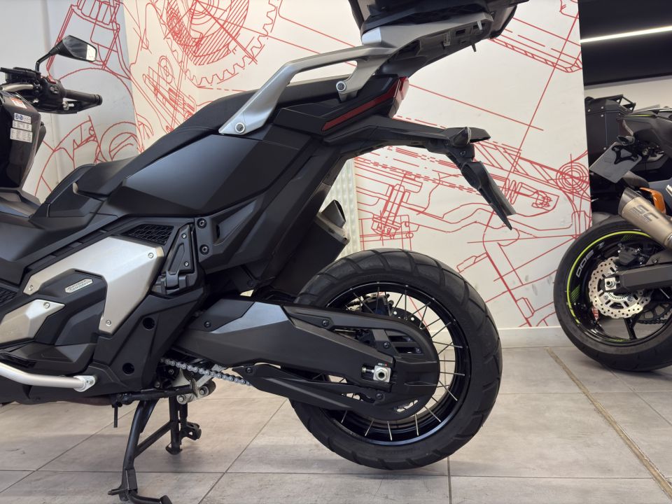 HONDA X-ADV 4