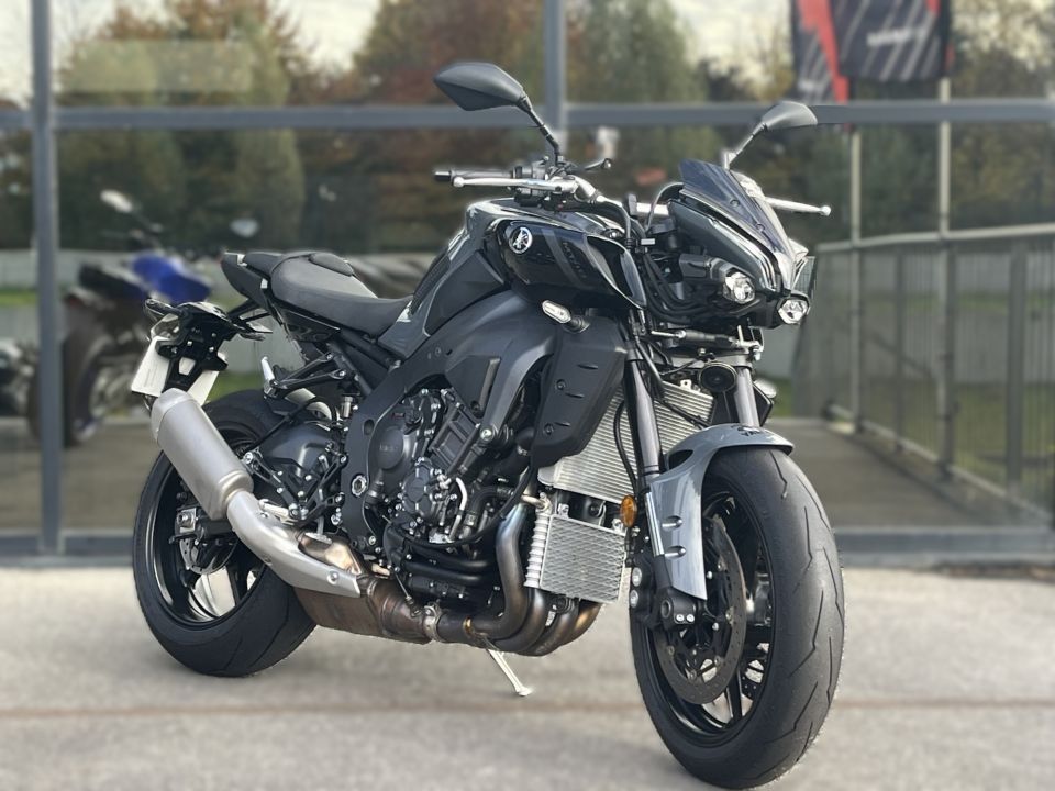 YAMAHA MT-10 4