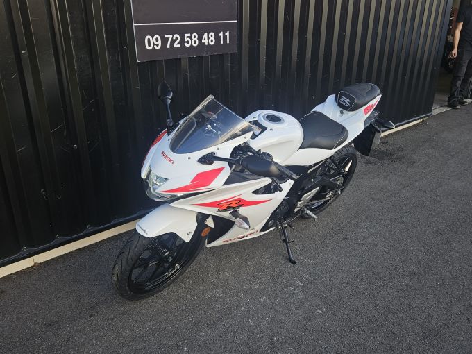 SUZUKI GSX-R 125 4