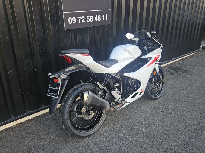 SUZUKI GSX-R 125 4