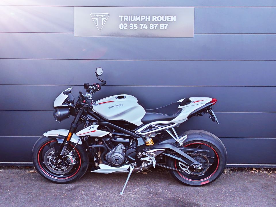 TRIUMPH STREET TRIPLE 765 RS 4