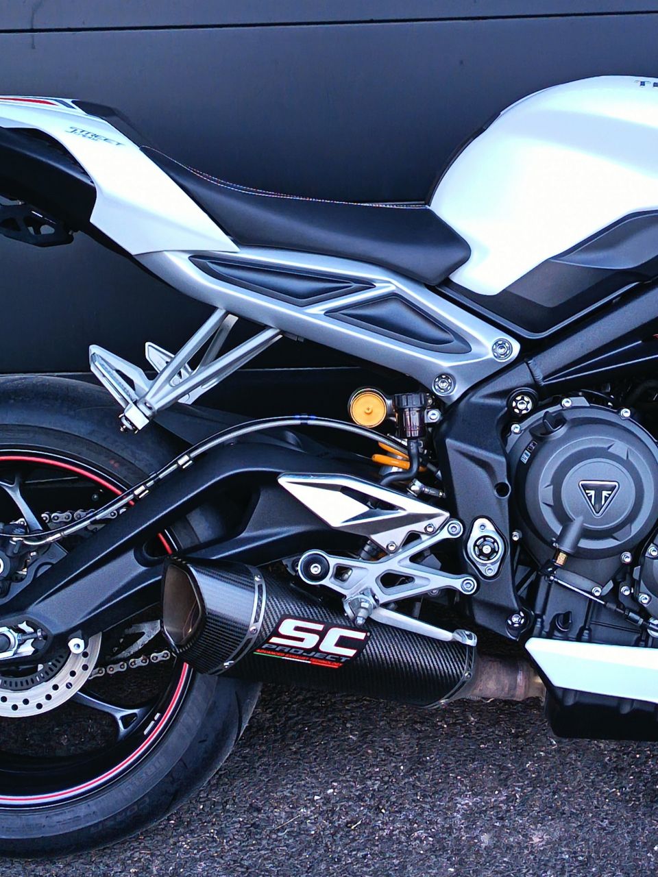 TRIUMPH STREET TRIPLE 765 RS 4