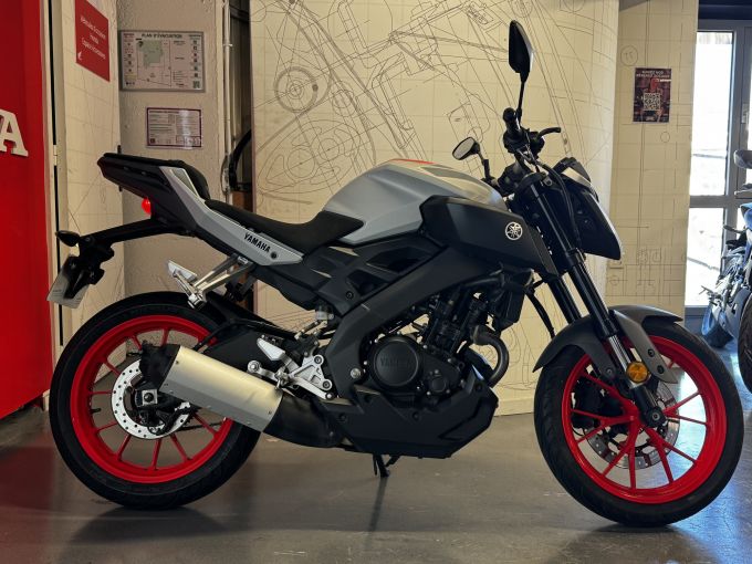 YAMAHA MT-125 4