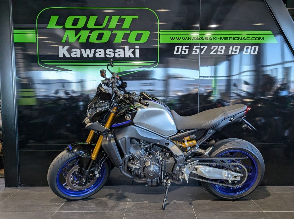 YAMAHA MT-09 SP 4