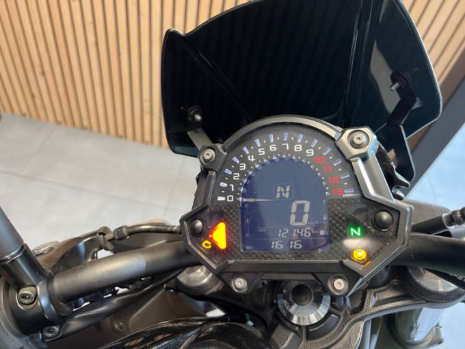 KAWASAKI Z650 ABS 4