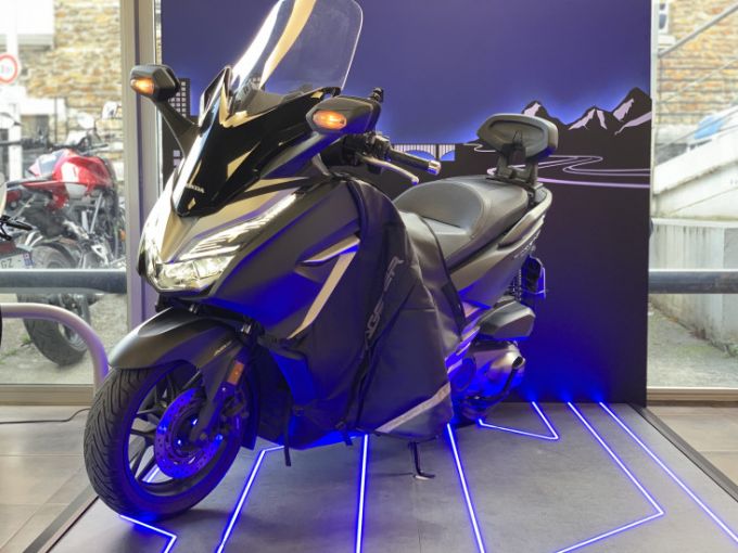HONDA FORZA 300 ABS 4