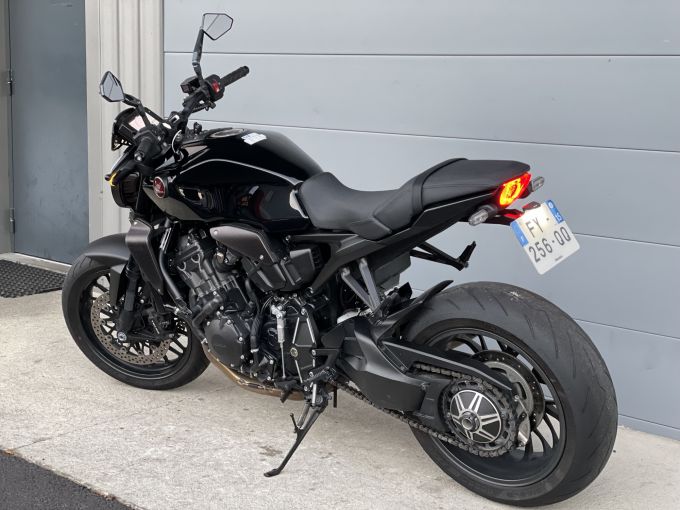 HONDA CB 1000 R 4