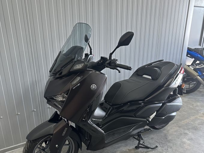 YAMAHA XMAX 300 Tech Max 4
