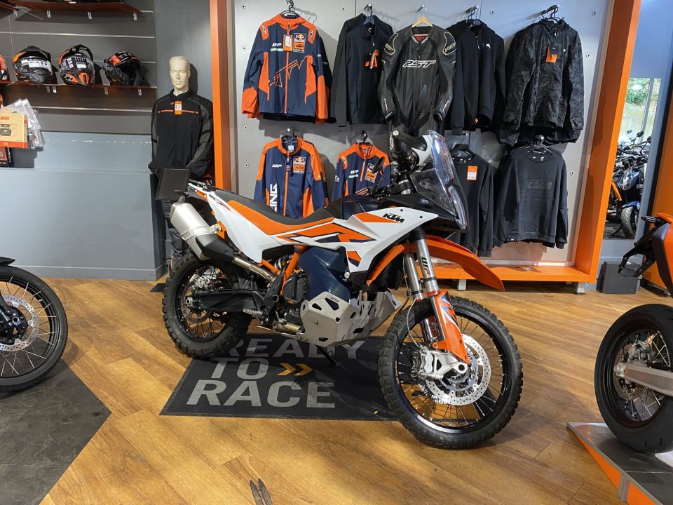 KTM 890 ADVENTURE R 4