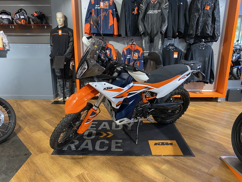 KTM 890 ADVENTURE R 4