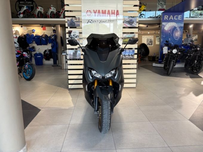 YAMAHA XP T-MAX 560 TECH MAX KAMO OHLINS 141€/MOIS* GTIE 12 MOIS +DE 5750€ D'EQUIPEMENT 4