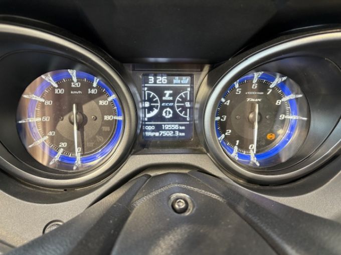 YAMAHA XP T-MAX 560 TECH MAX KAMO OHLINS 141€/MOIS* GTIE 12 MOIS +DE 5750€ D'EQUIPEMENT 4