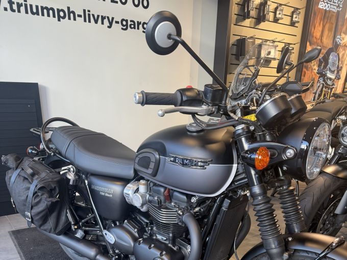 TRIUMPH Bonneville T120 Black 4