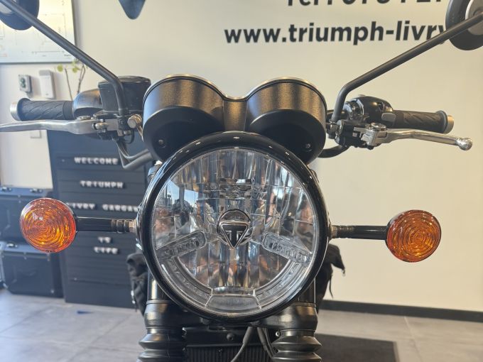 TRIUMPH Bonneville T120 Black 4