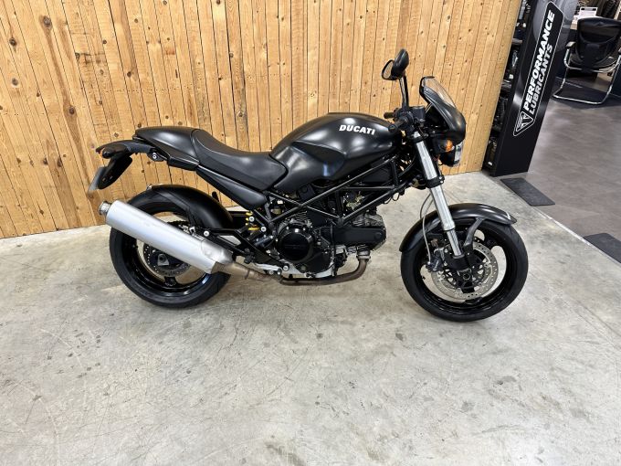DUCATI MONSTER 695 4