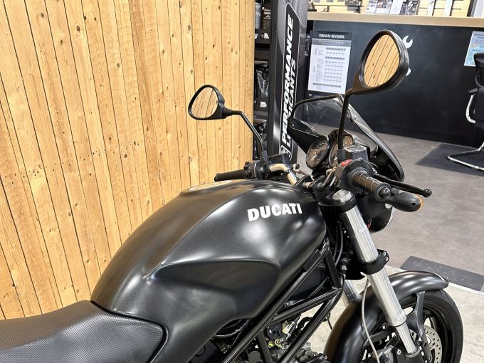 DUCATI MONSTER 695 4