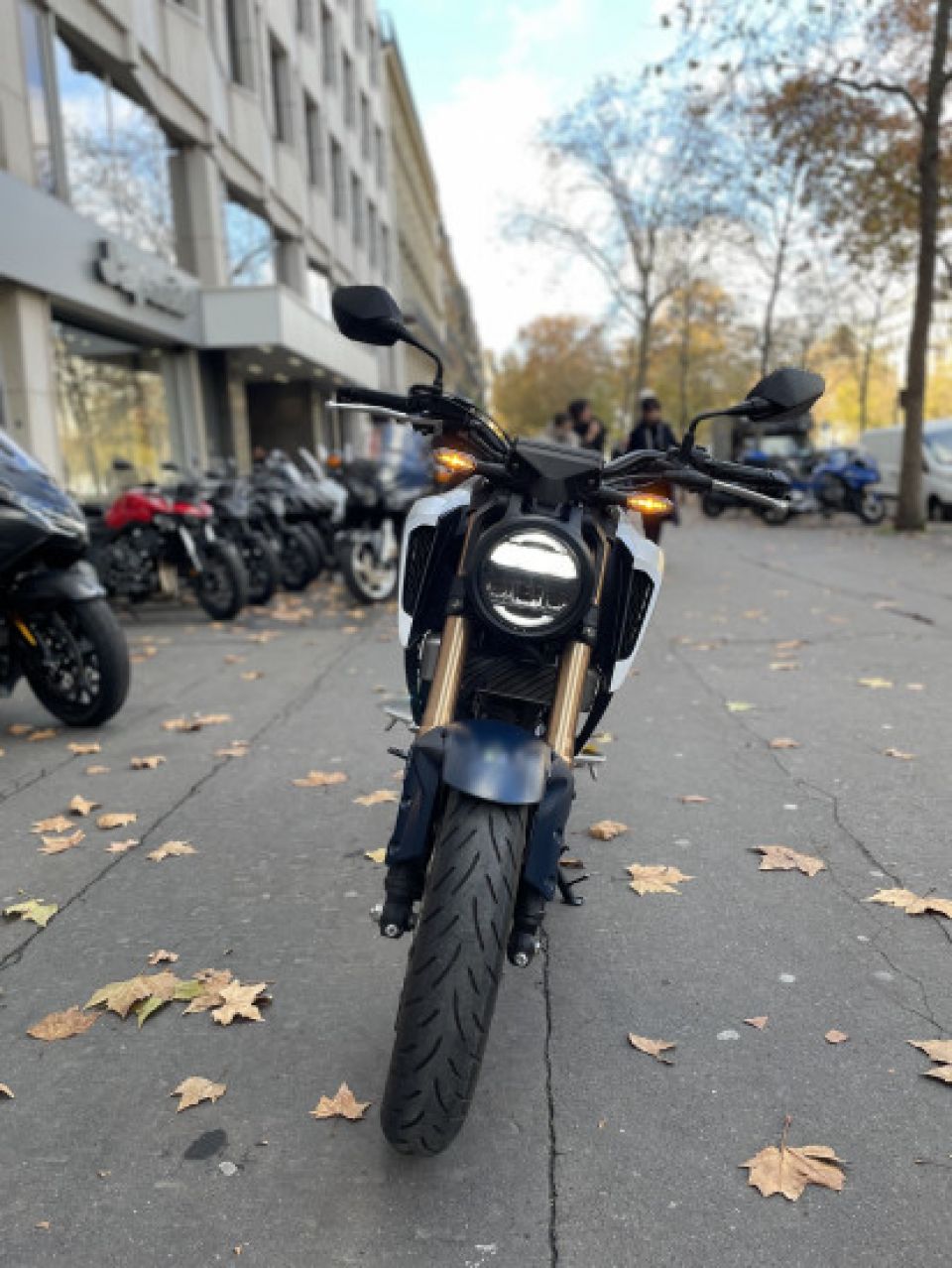 HONDA CB125R 4