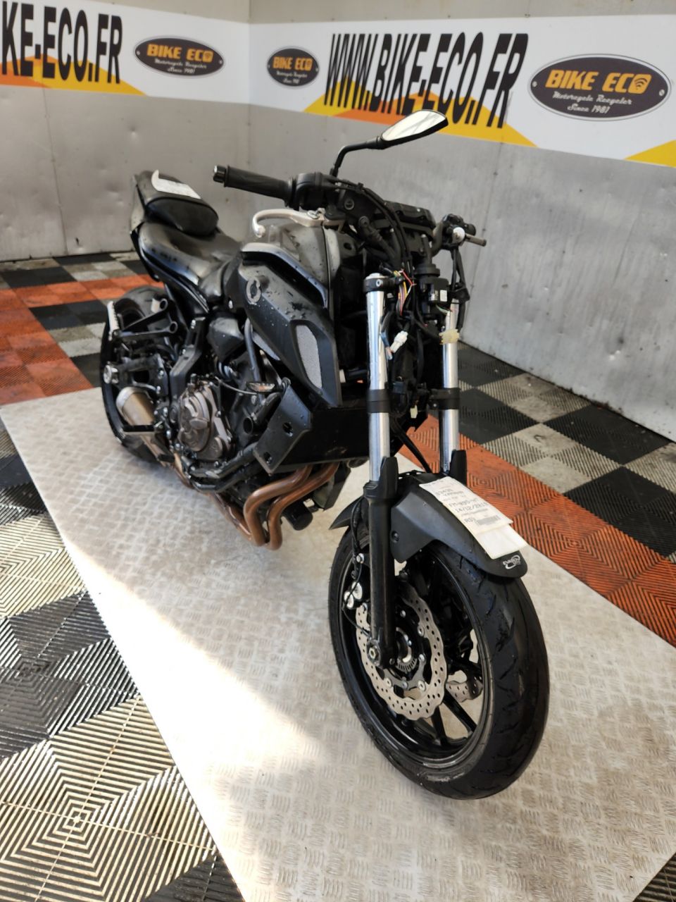 YAMAHA MT-07 4