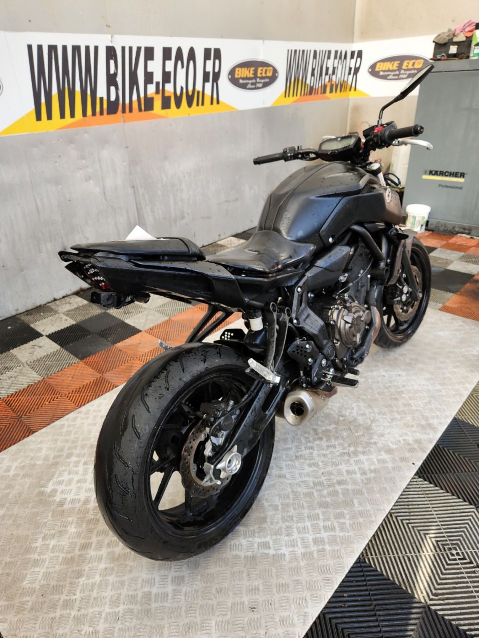YAMAHA MT-07 4