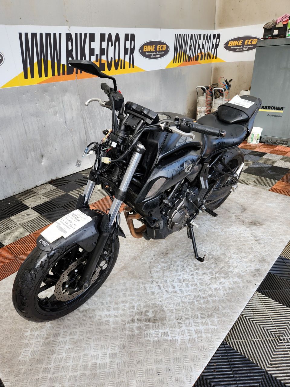 YAMAHA MT-07 4