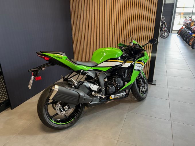 KAWASAKI ZX-6R 636 4