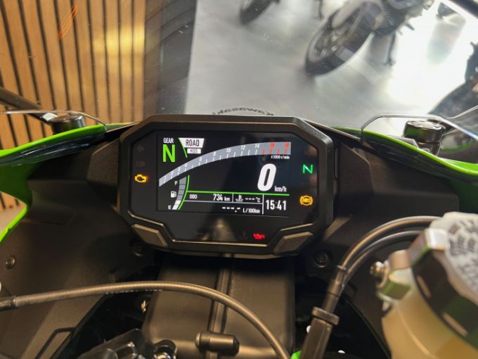 KAWASAKI ZX-6R 636 4