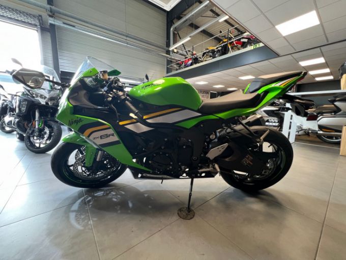 KAWASAKI ZX-6R 636 4