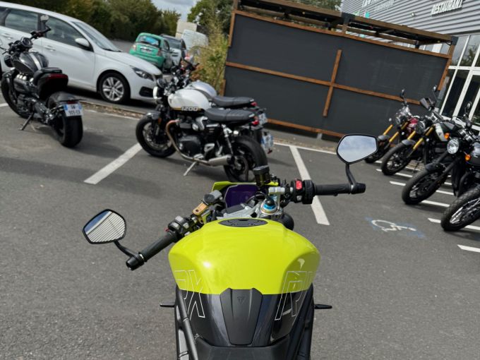 TRIUMPH Speed Triple 1200 RX 4