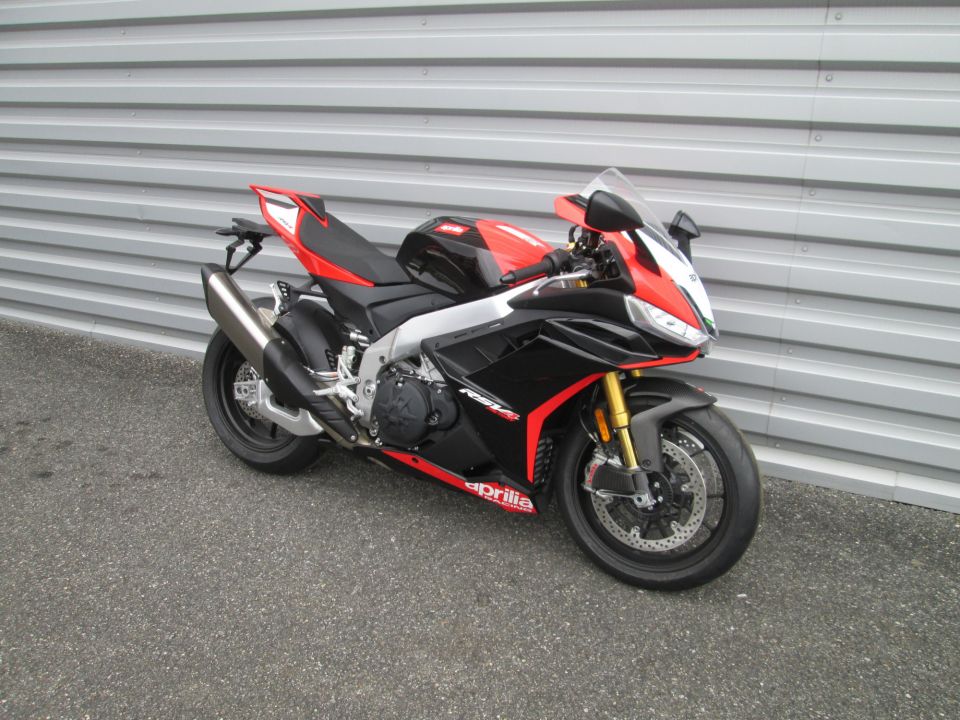 APRILIA RSV4 1100 FACTORY 4
