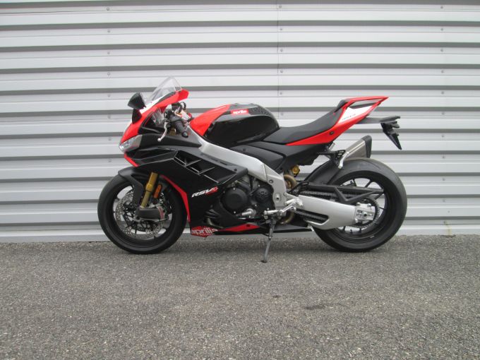APRILIA RSV4 1100 FACTORY 4