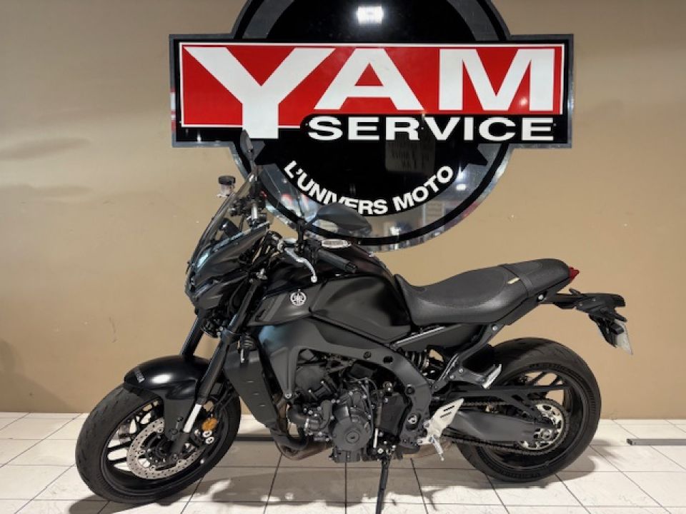 YAMAHA MT-09 4