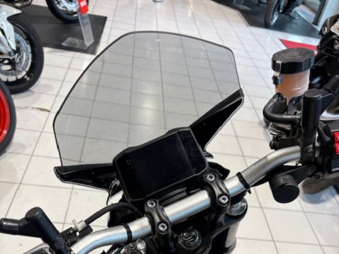 YAMAHA MT-09 4