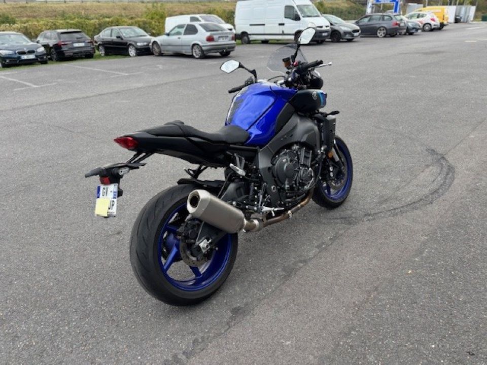 YAMAHA MT-10 4