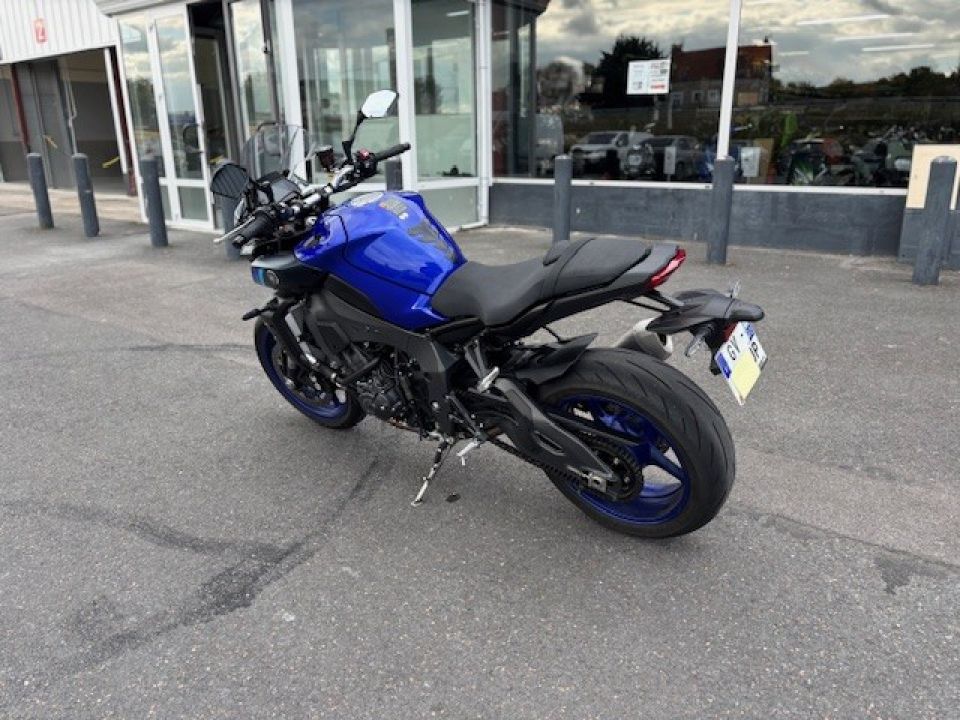 YAMAHA MT-10 4
