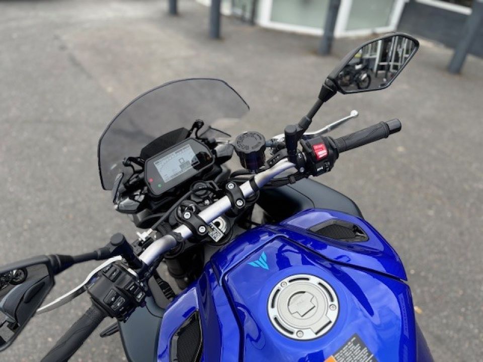 YAMAHA MT-10 4