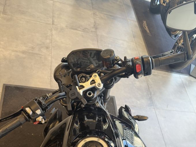 TRIUMPH STREET TRIPLE 765 RS 4