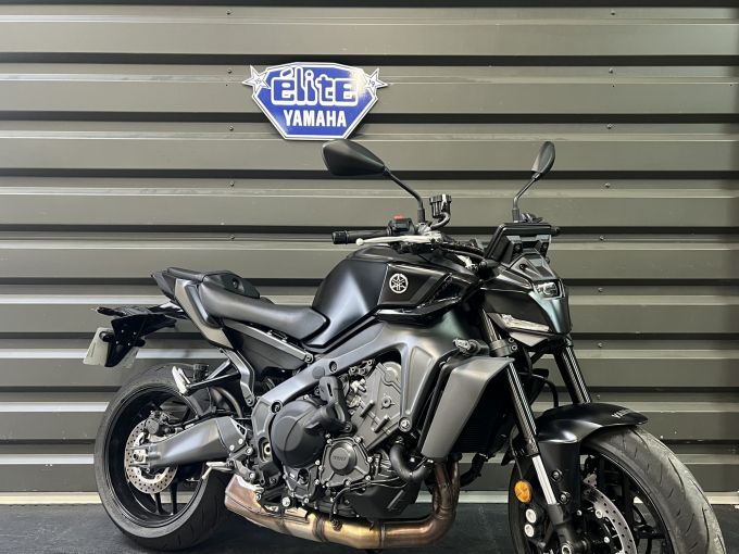 YAMAHA MT-09  Y-AMT 4