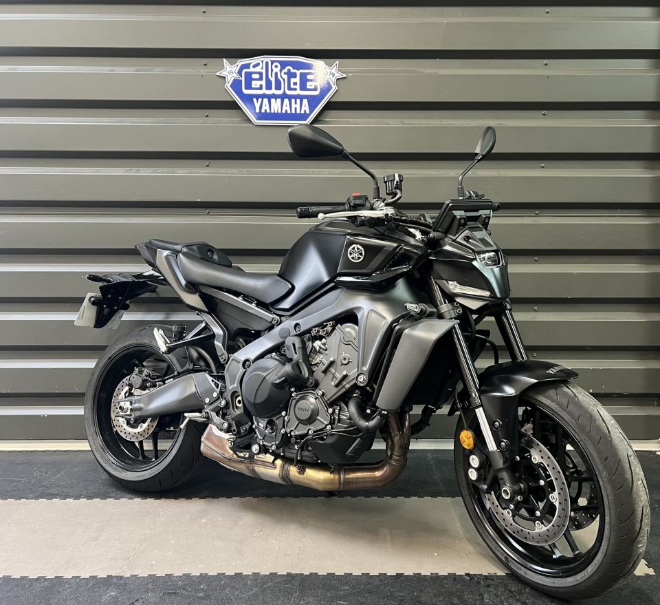 YAMAHA MT-09  Y-AMT 4