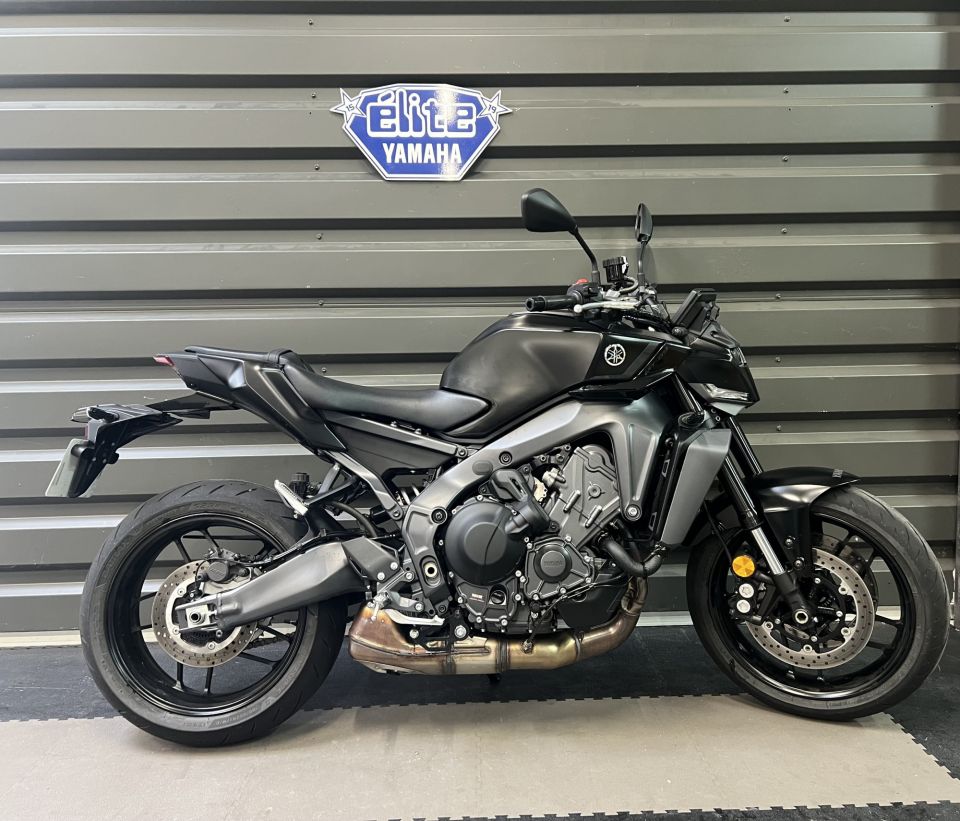 YAMAHA MT-09  Y-AMT 4