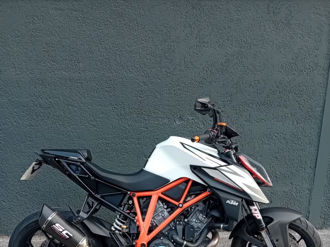 KTM 1290 SUPER DUKE R 4