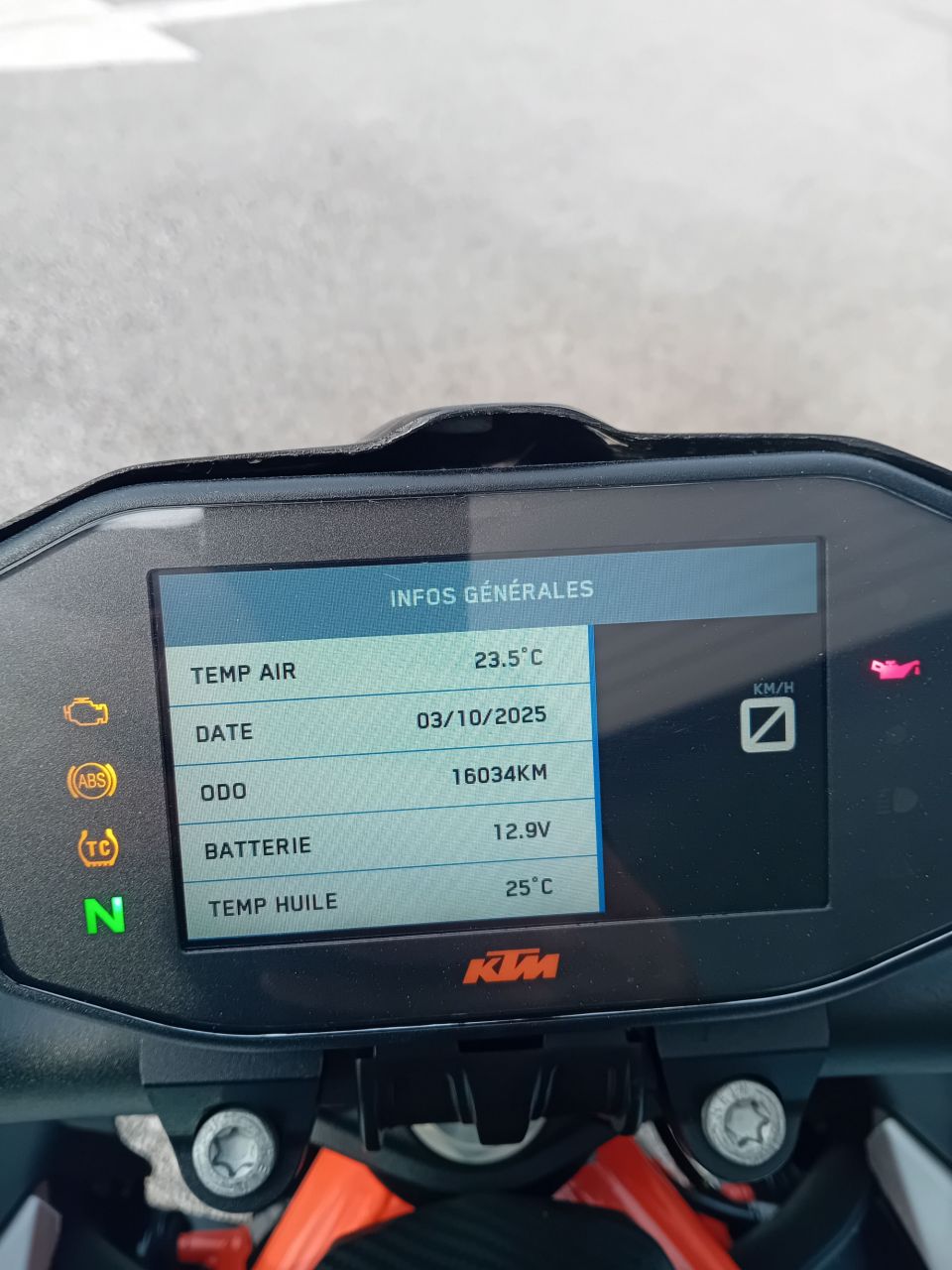 KTM 1290 SUPER DUKE R 4