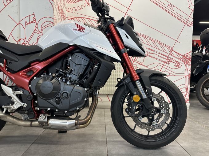 HONDA CB 750 HORNET 4