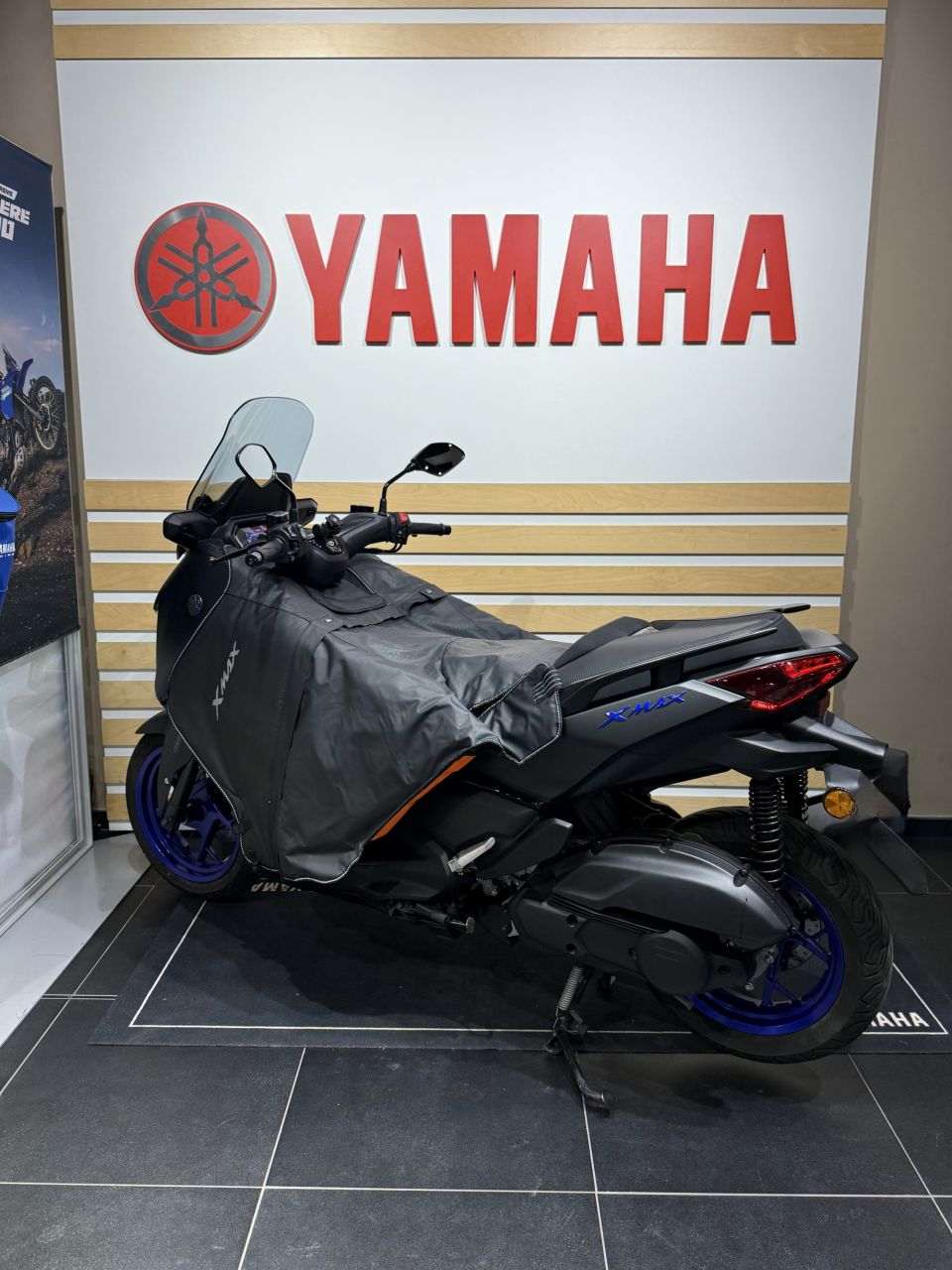 YAMAHA XMAX 125 4