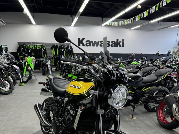 KAWASAKI Z 900 RS 4