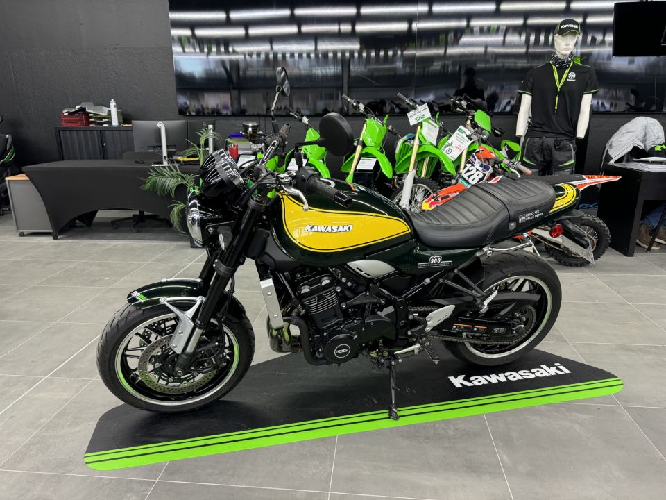 KAWASAKI Z 900 RS 4