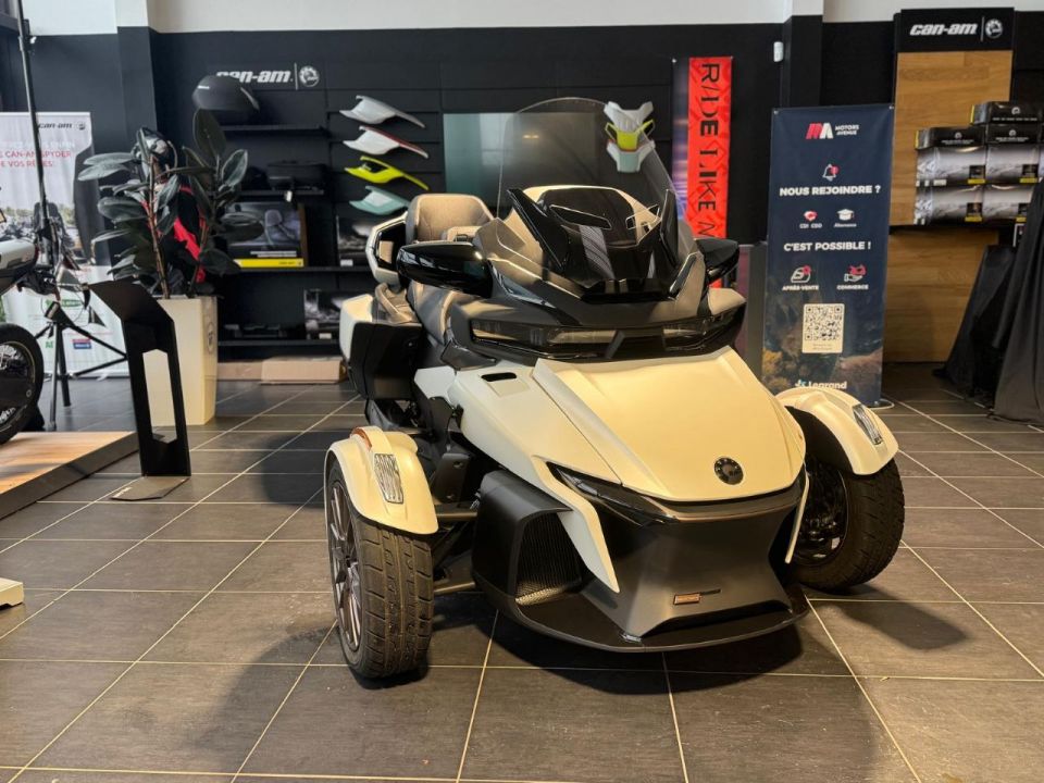 CAN-AM SPYDER RT-S 4