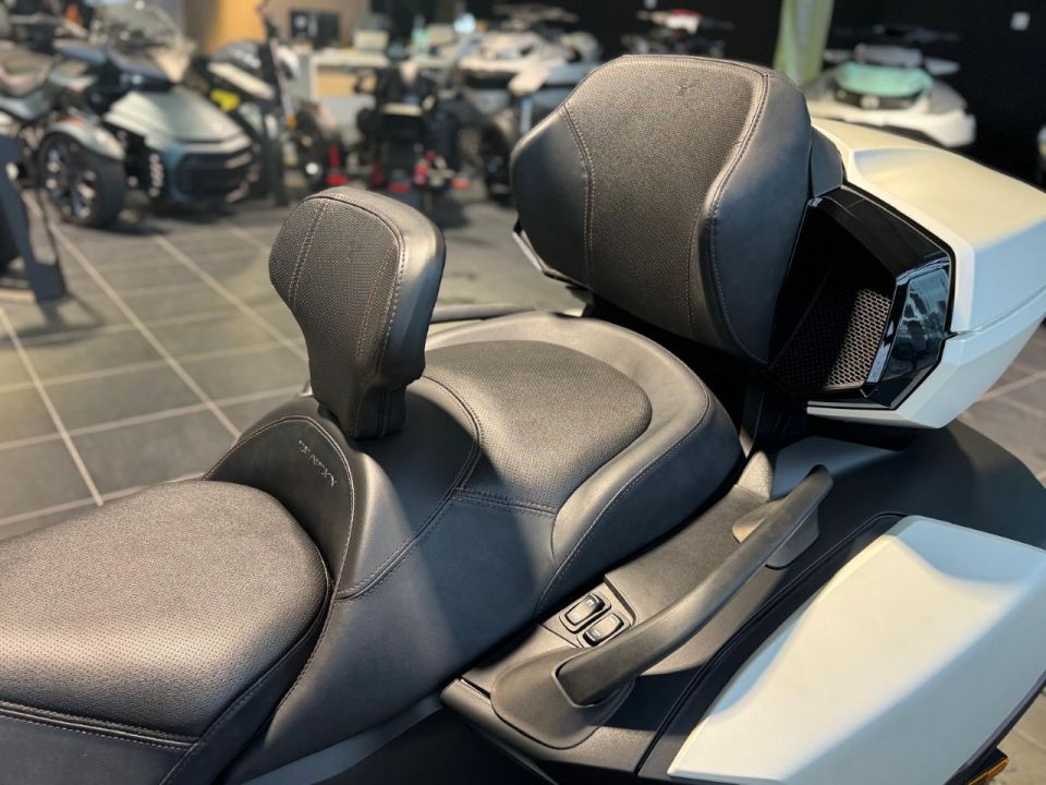 CAN-AM SPYDER RT-S 4