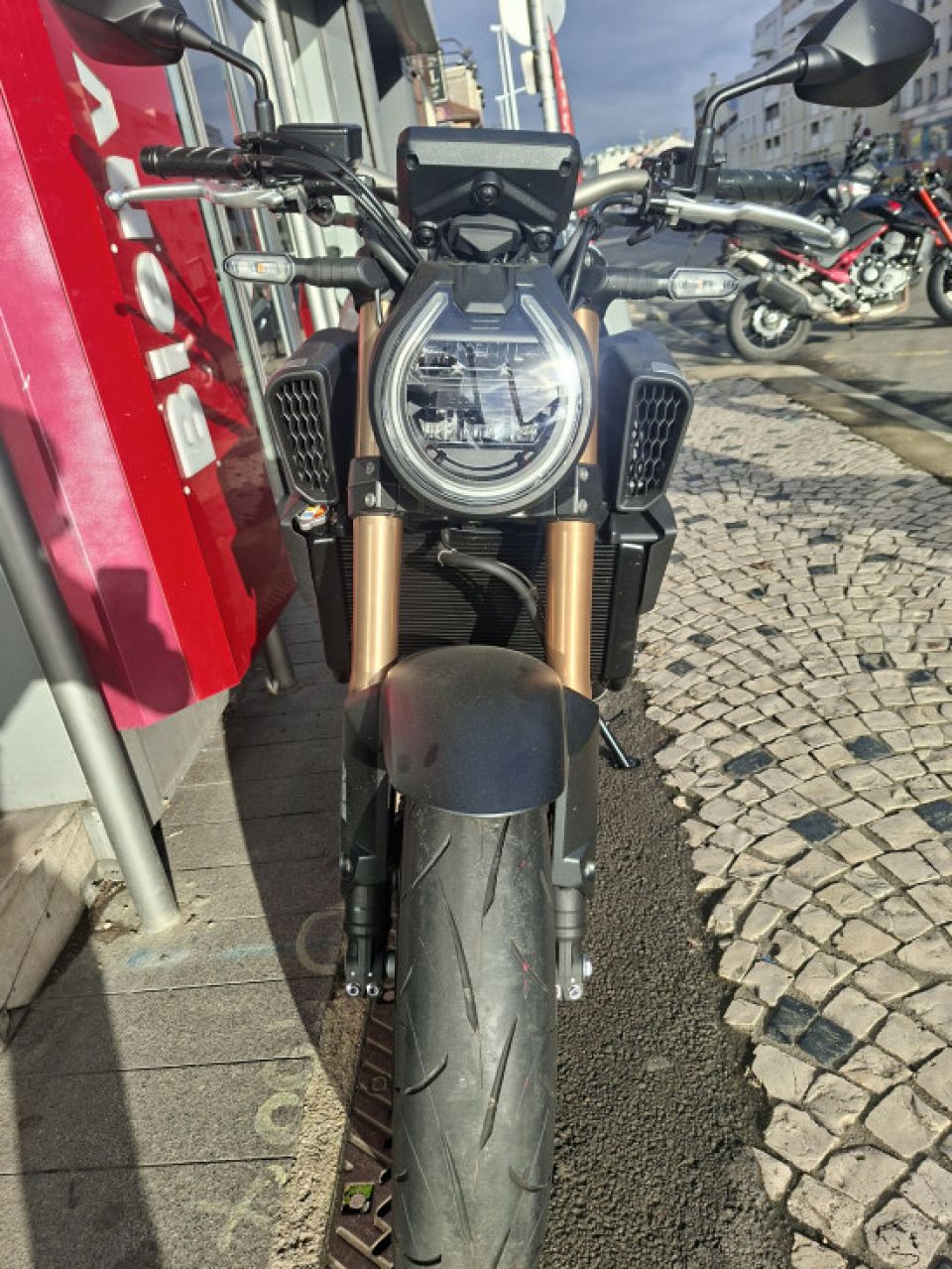 HONDA CB650R 4